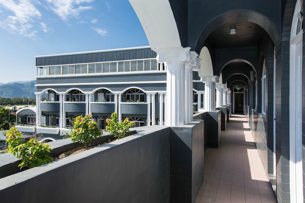 Jin Huei Hotel 4/64