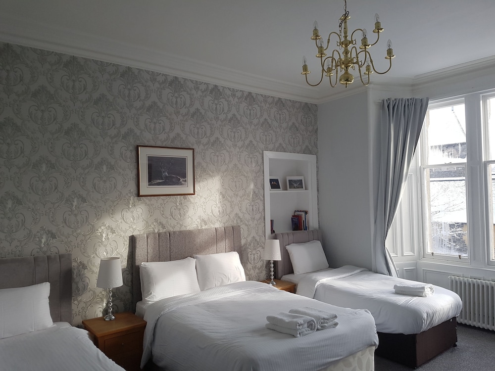 Mcinnes House Hotel 11/35