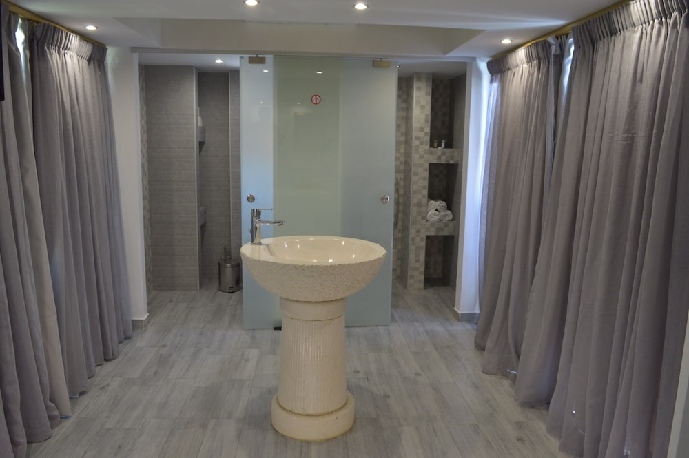 Anagenessis Resort 40/41