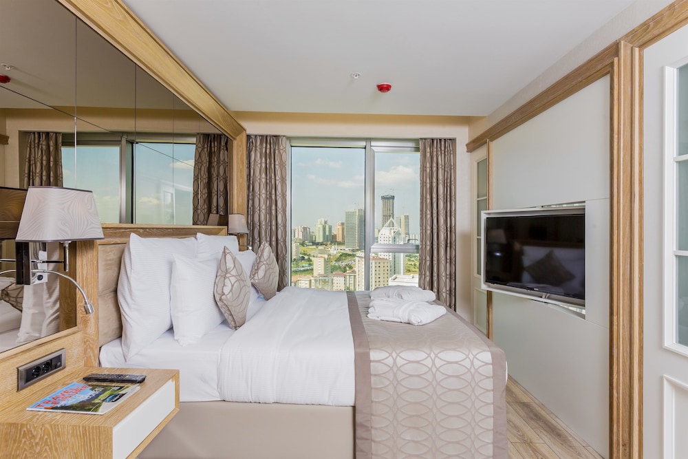 Bof Hotels Ceo Suites 52/73