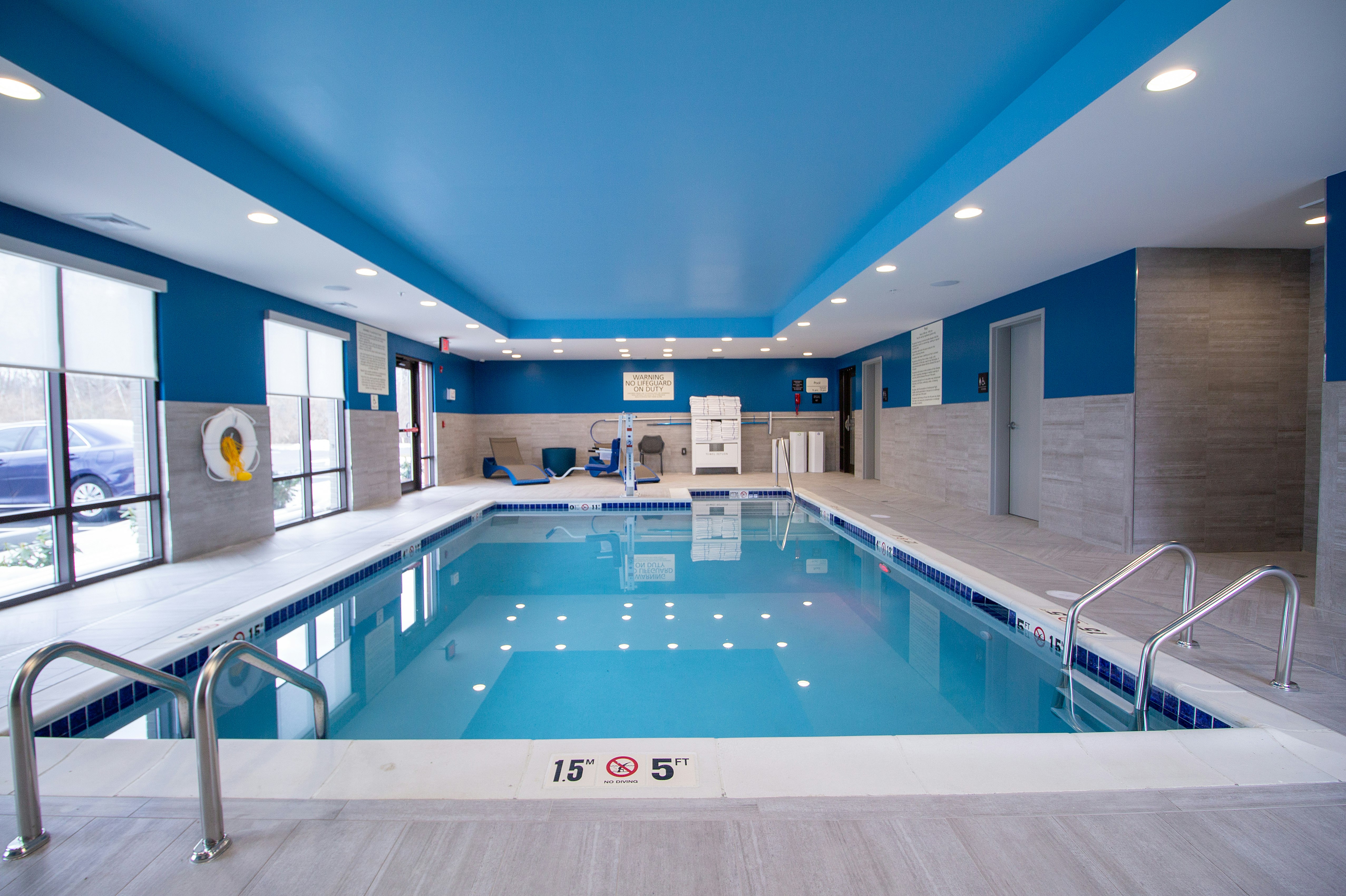 Hampton Inn Suites North Attleboro 8/34