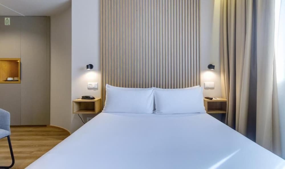 SUPERIOR, DOUBLE BED