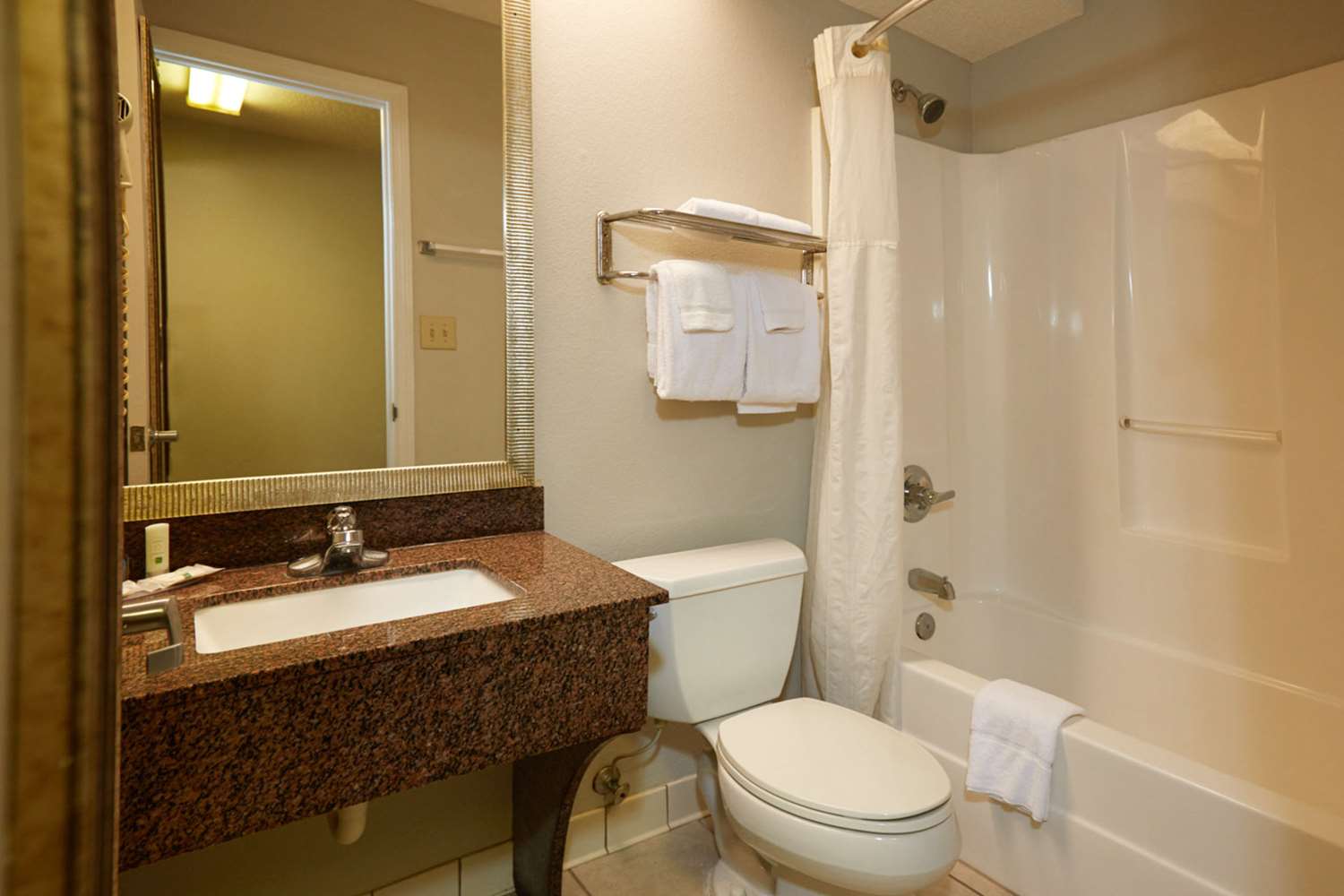 Upgrade, Suite, King Bed, Quality Inn Augusta West Near Fort Gordon 3/3