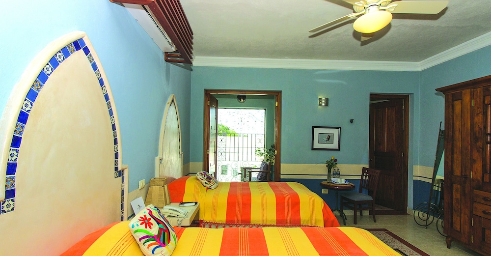 Hotel Casa San Angel 49/68