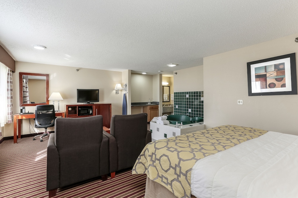 Baymont by Wyndham Bowling Green 11/36