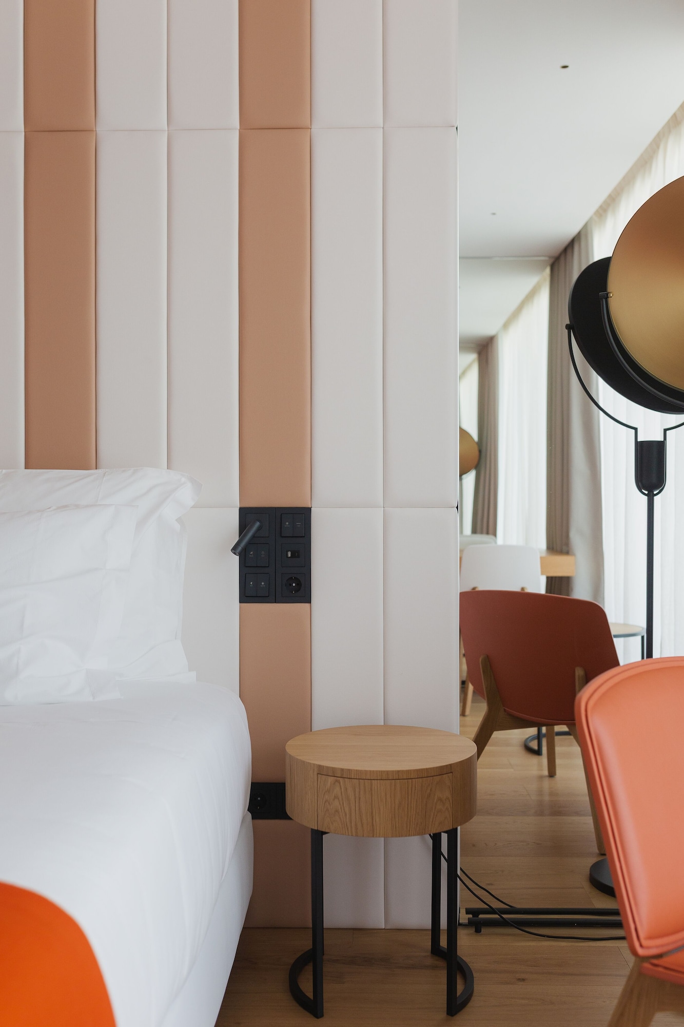 DELUXE, TWIN BEDS, CITY VIEW