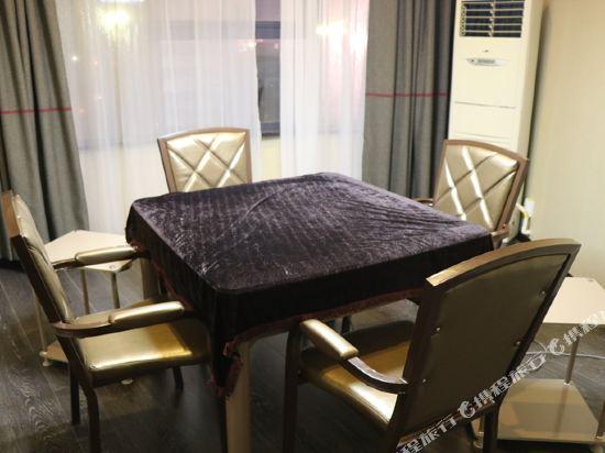 U Plus Hotel (Danyang Railway Station Glasses City) 10/14