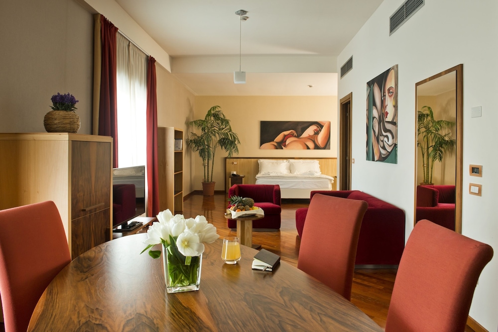 Regiohotel Manfredi 42/57