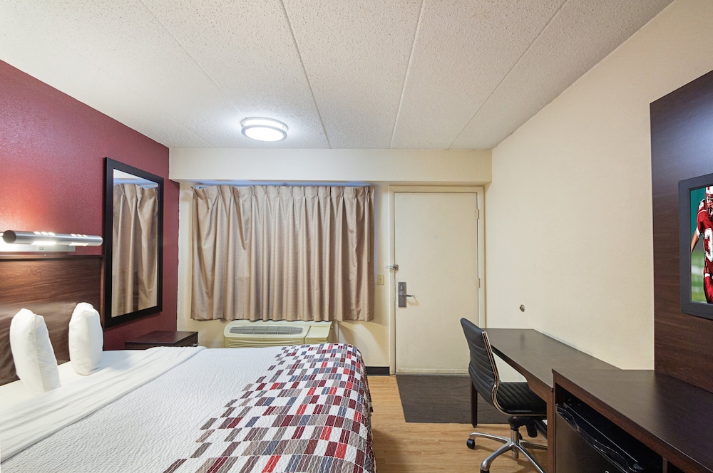 Red Roof Inn Madison 12/31