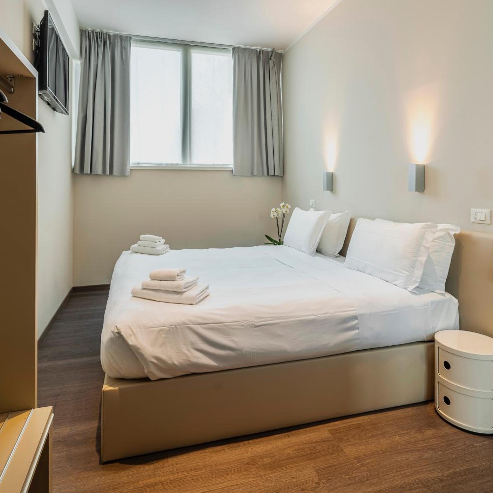 Room, Double or Twin Bed, Accessible