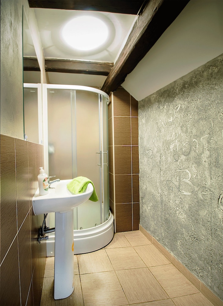 HOSTEL CENTAR 49/52