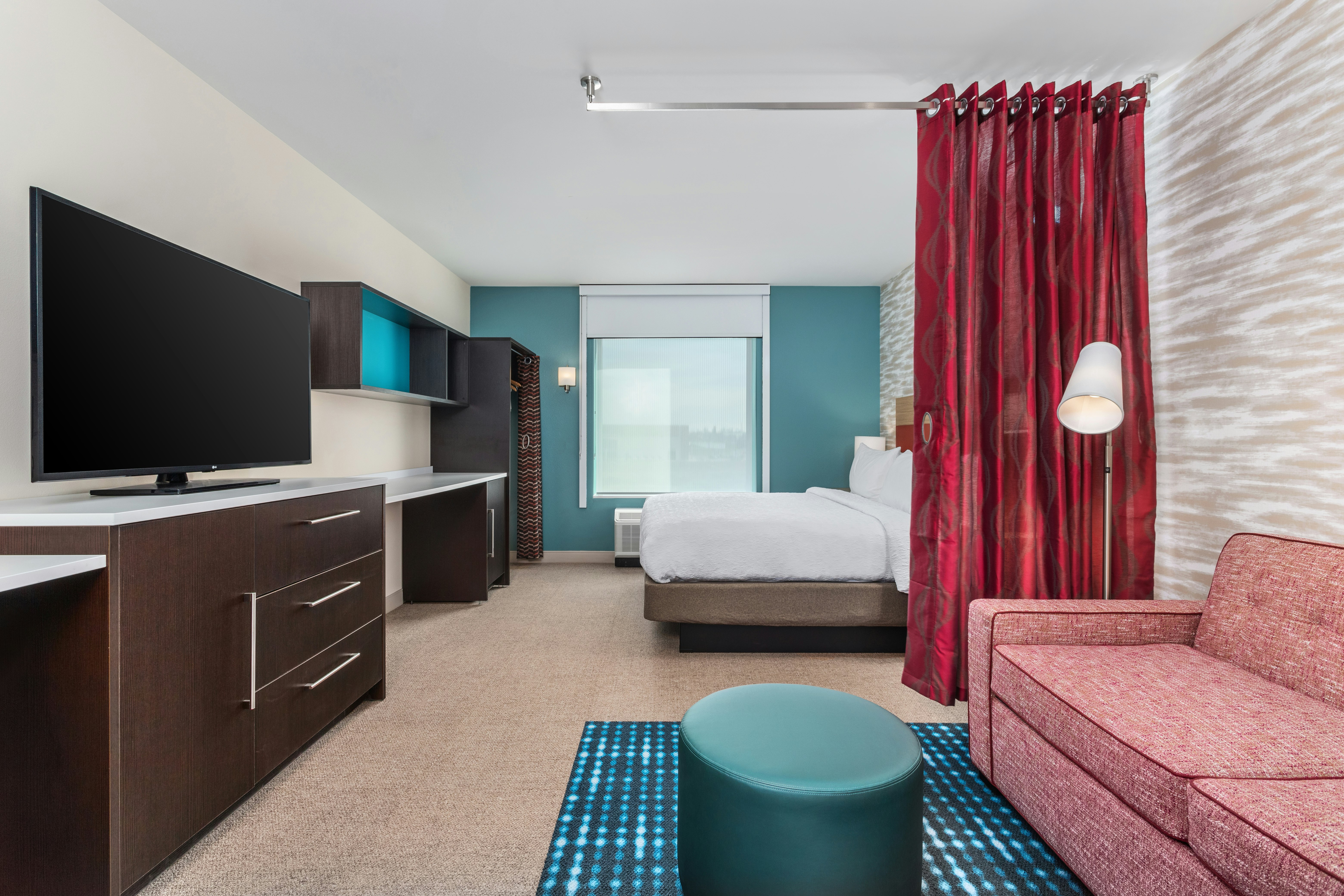 STUDIO, SUITE, KING BED