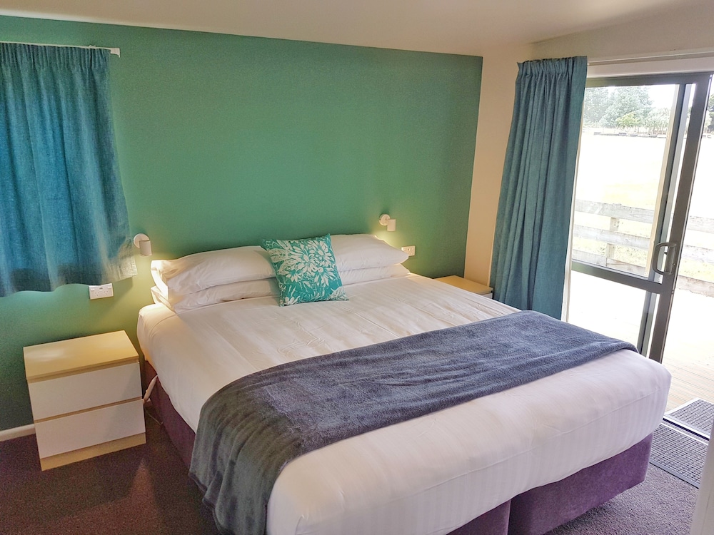 Martinborough Top 10 Holiday Park 13/35