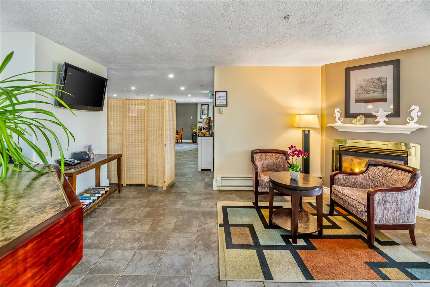 Econo Lodge Inn & Suites High Level, AB 20/29