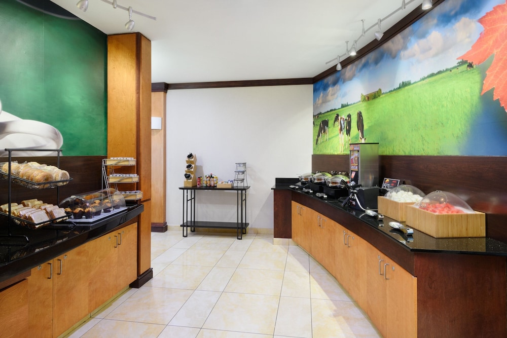 Fairfield Inn And Suites By Marriott Ft Pierce 50/50