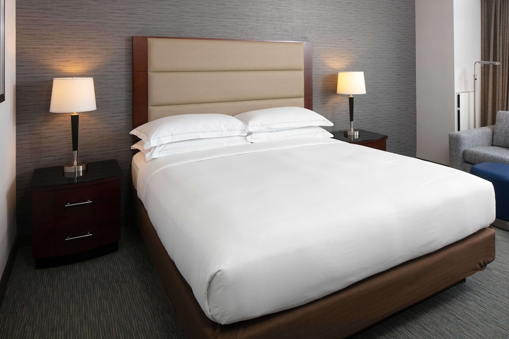Hilton Minneapolis Bloomington 20/70