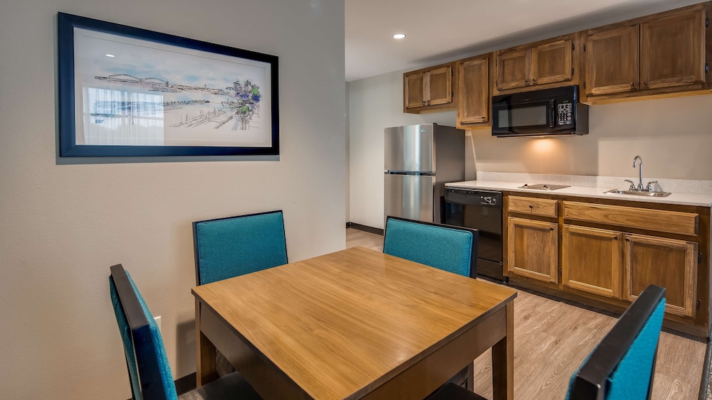 Best Western Plus Executive Residency Marion 34/42