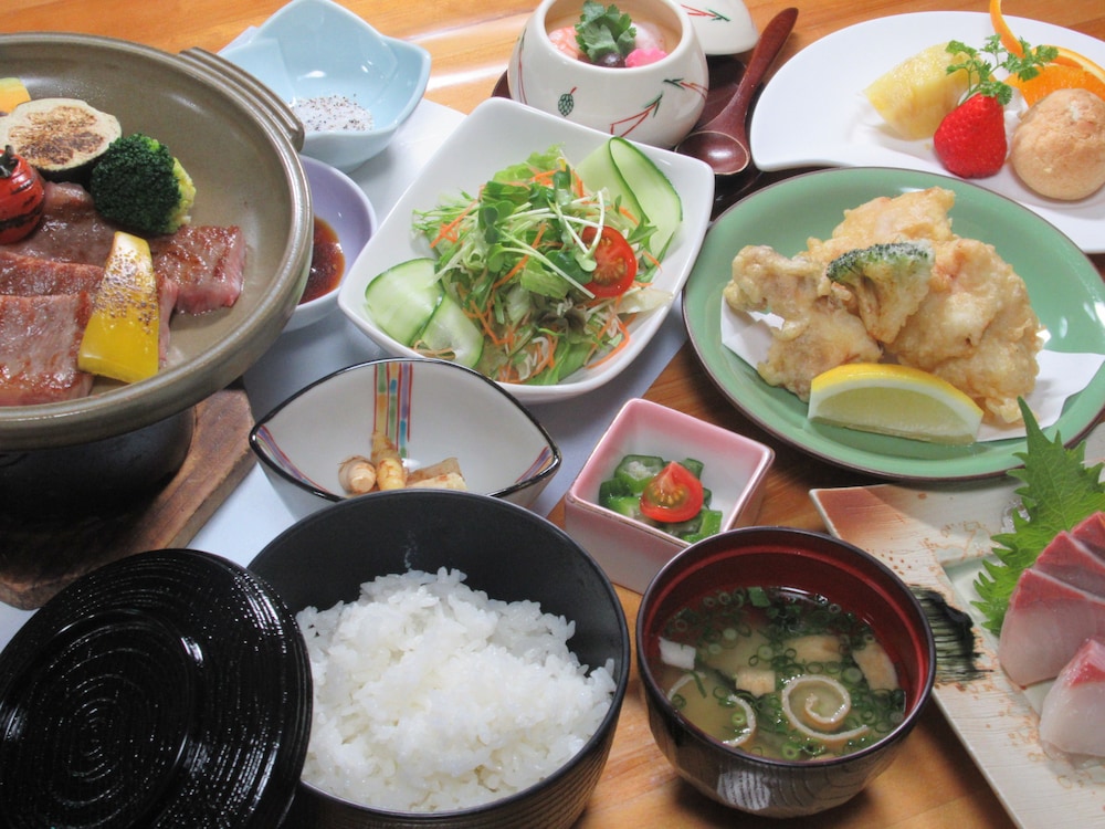 Tsurusaki Hotel 20/50