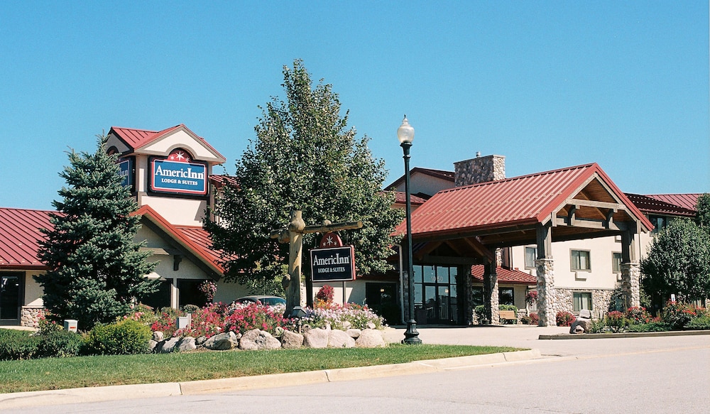 AmericInn by Wyndham Oswego 2/39