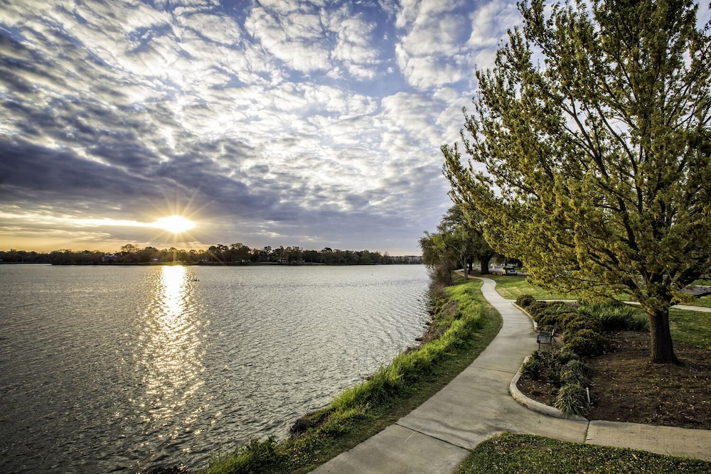 Cook Hotel And Conference Center At Lsu 48/50
