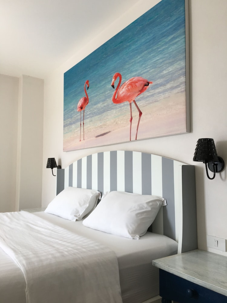 Hub Hua Hin 57 Hotel 27/72