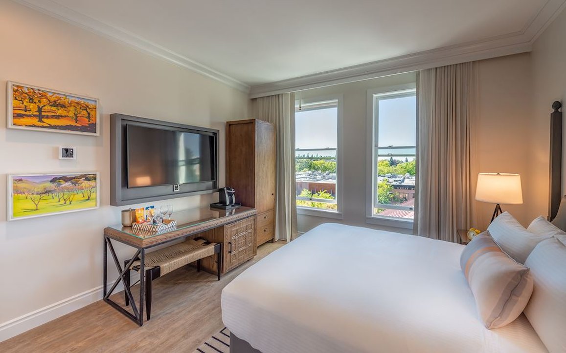 Hotel E 4/8