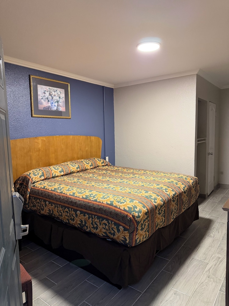 Economy Inn Gonzales 5/29