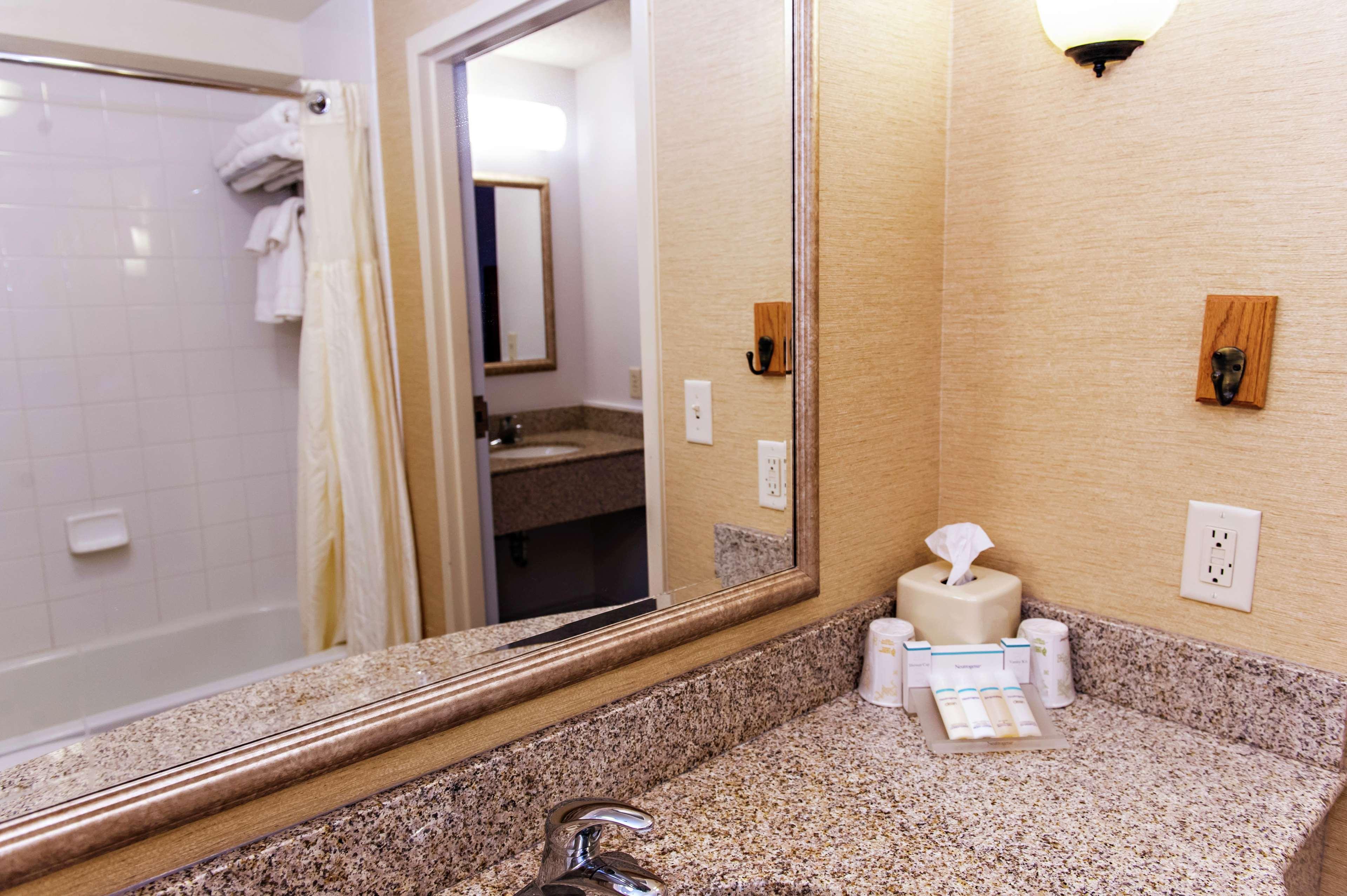 1 Bedroom, Suite, King Bed, Side Ocean View، Hilton Garden Inn Outer Banks/Kitty Hawk 3/3