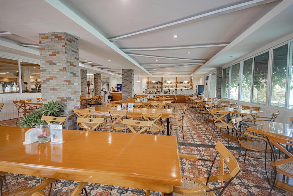 Whiterock Beach Hotel And Waterpark 57/73