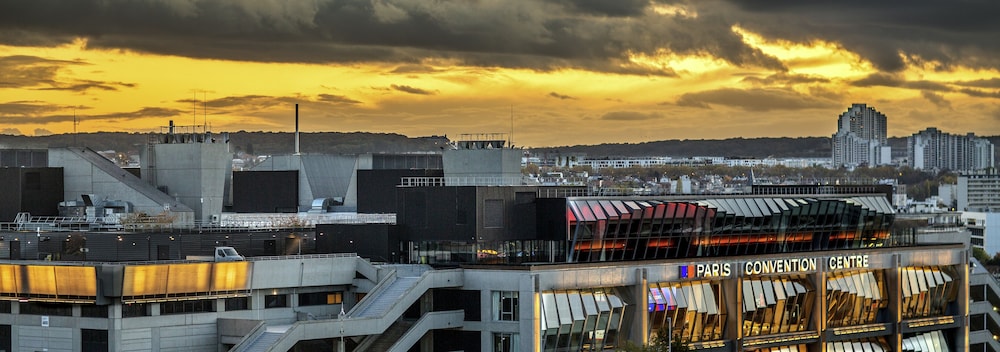 Novotel Paris Porte Versailles Hotel 66/67