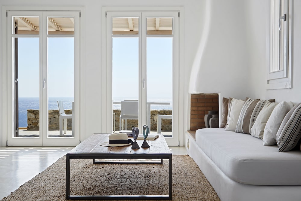 Elia White Residence 11/48