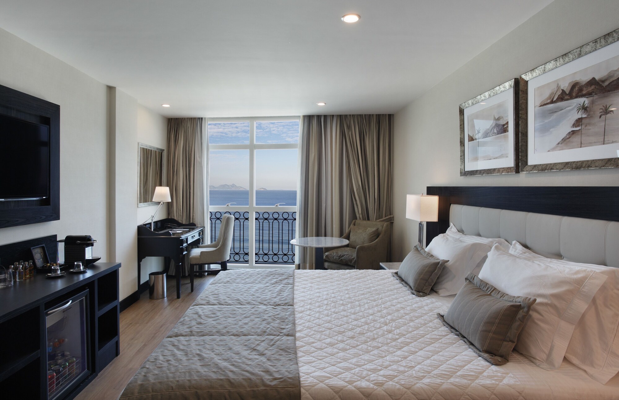 MASTER, SUITE