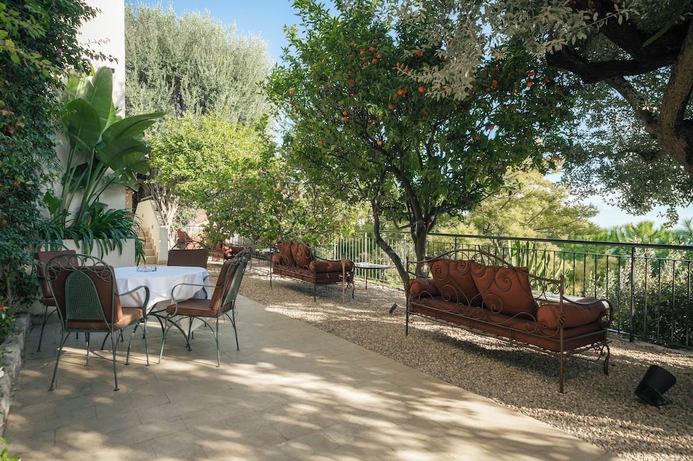 Hotel Le Roquebrune 41/50