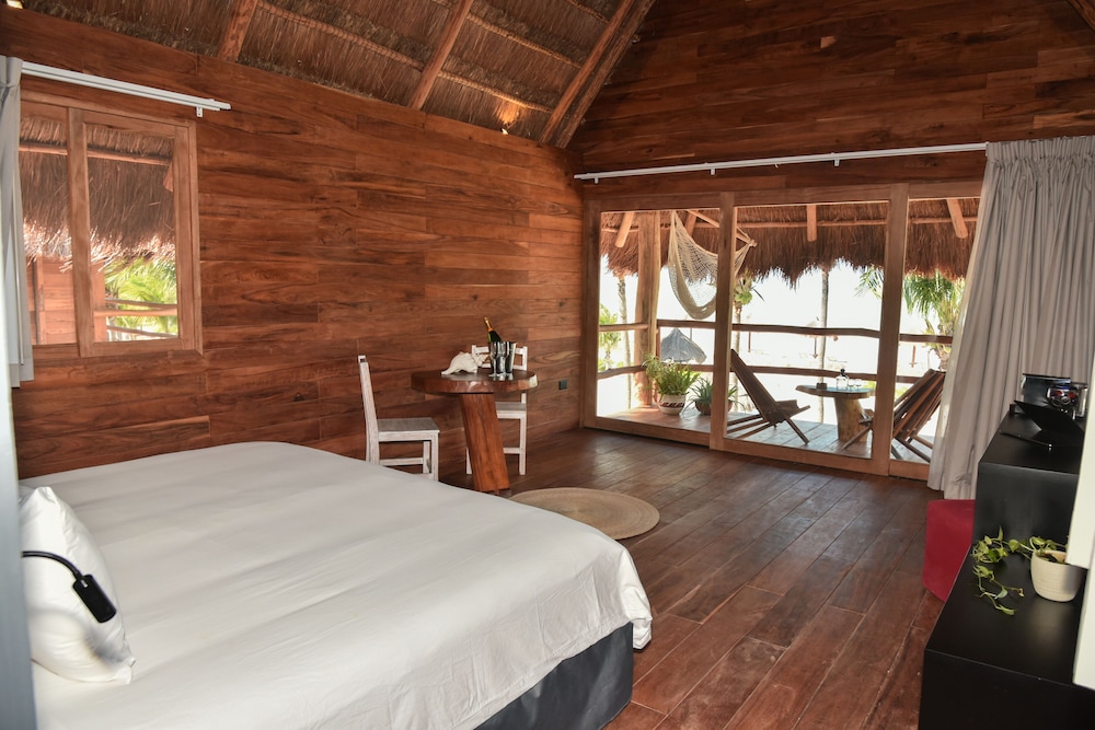 Superior, King Bed, Ocean Front