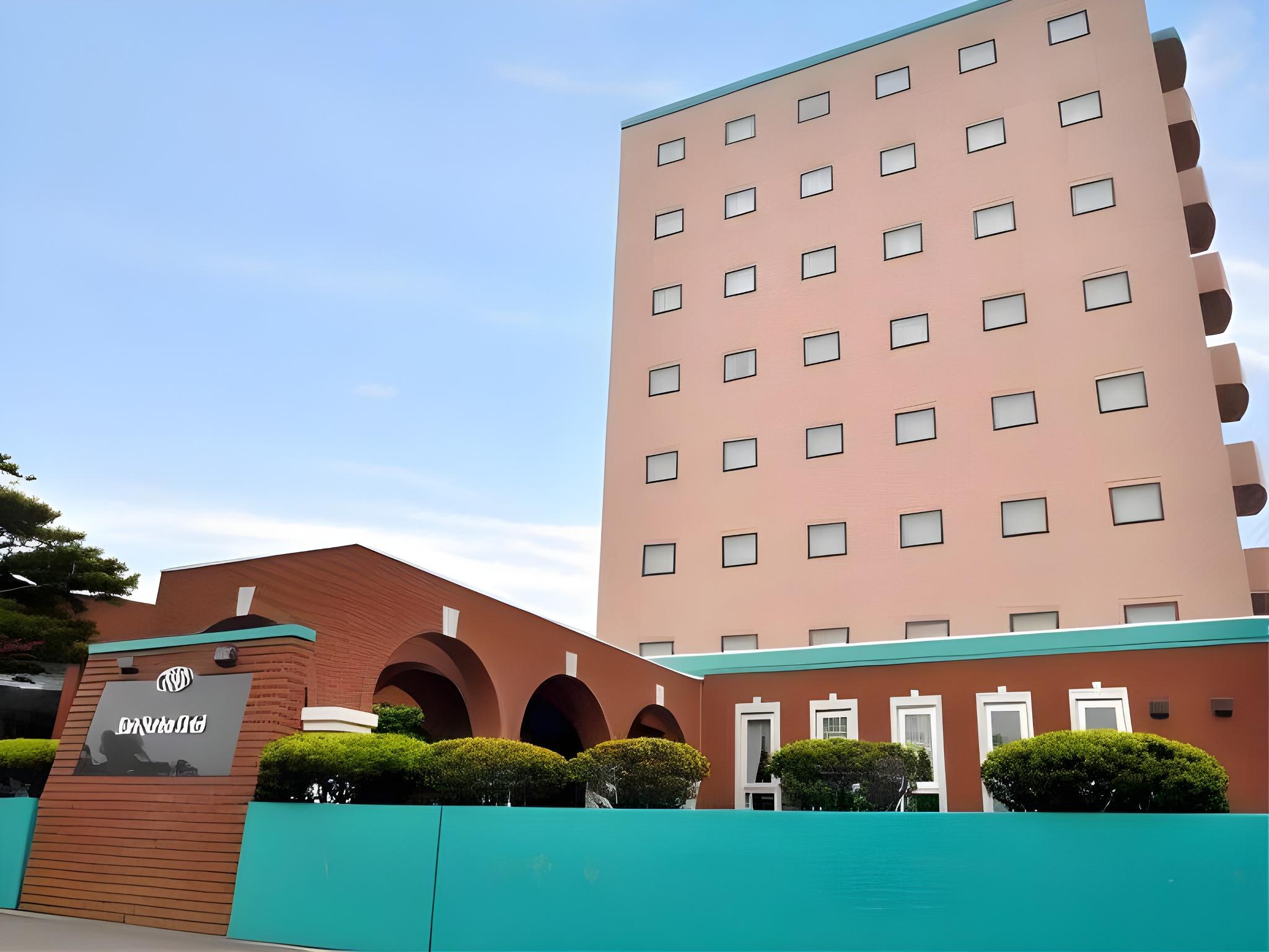 EAST HARBOR HOTEL 4/27