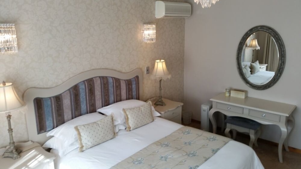 Royal Ridge Guest House and Apartments 34/70