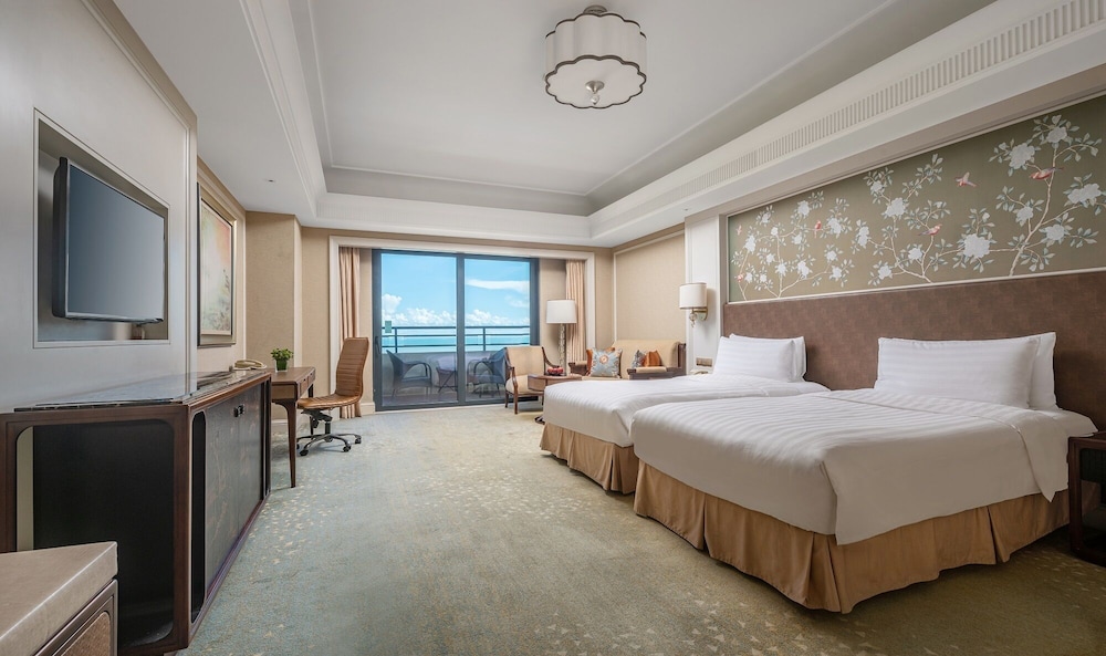 EXECUTIVE, TWIN BEDS, OCEAN VIEW