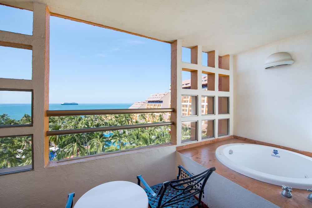 Club Regina Puerto Vallarta 40/75