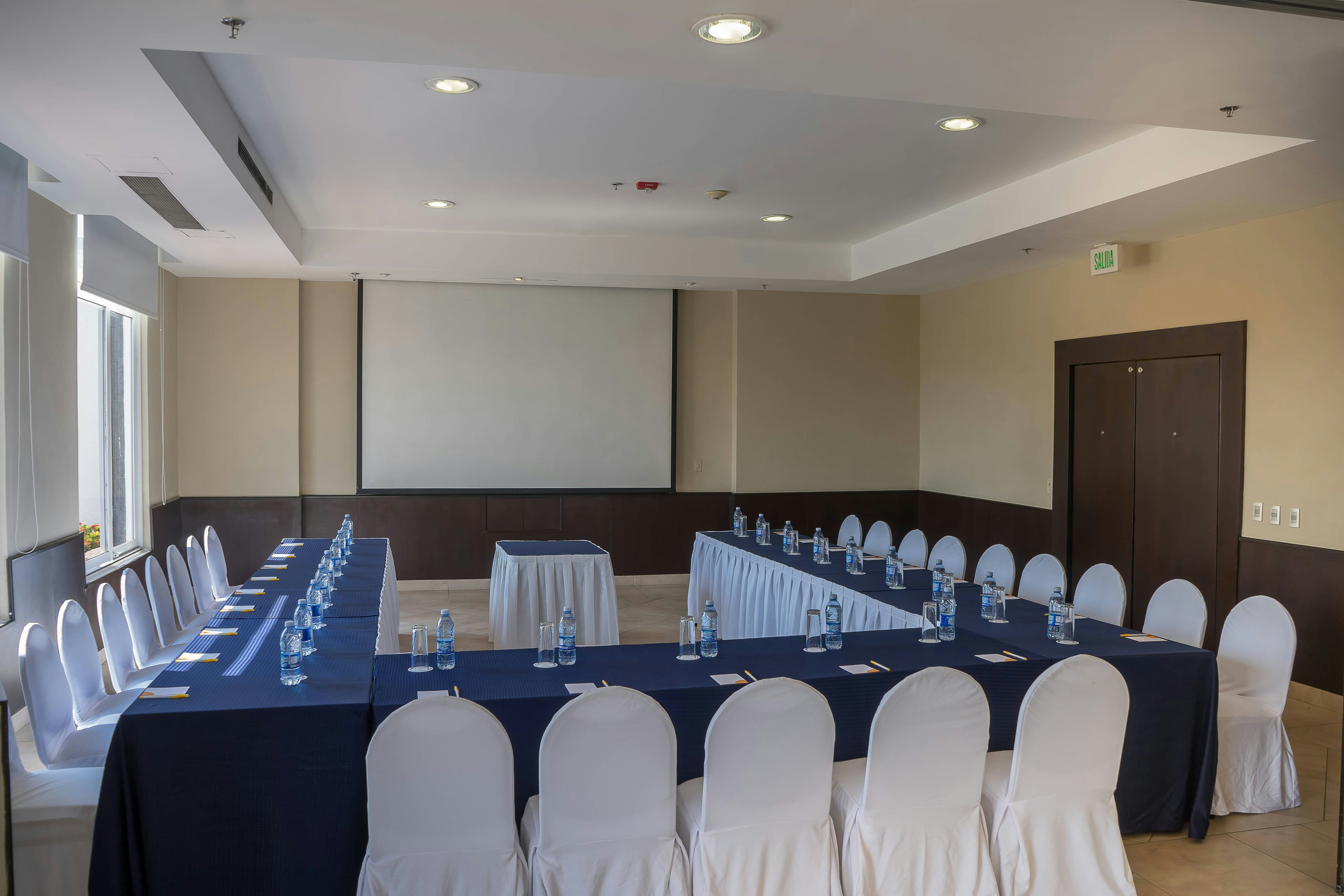 Courtyard By Marriott Puebla Las Animas 2/4