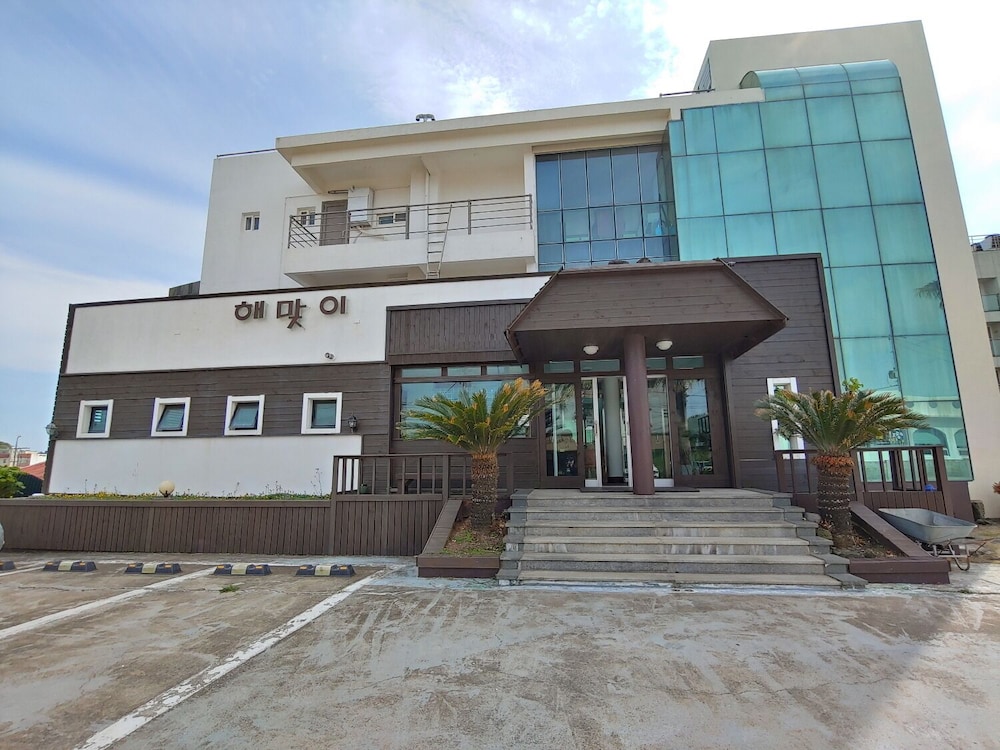 Seongsan Sunrise Pension 25/30