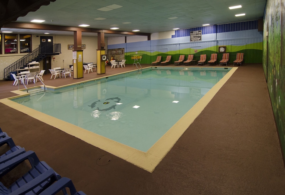 Ramada By Wyndham Angola/Fremont Area 1/41