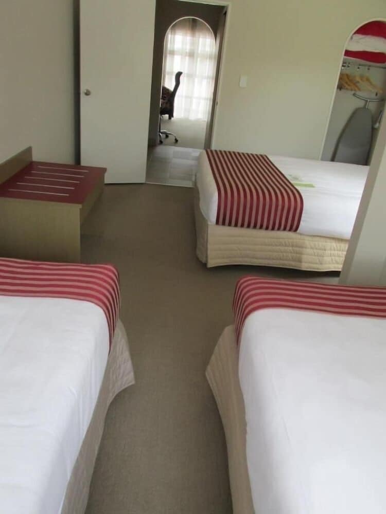 LAKE ROTORUA HOTEL 19/46