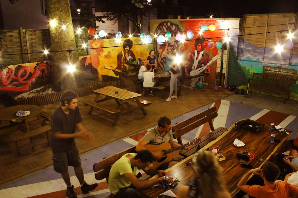 Saint James Backpackers 41/50