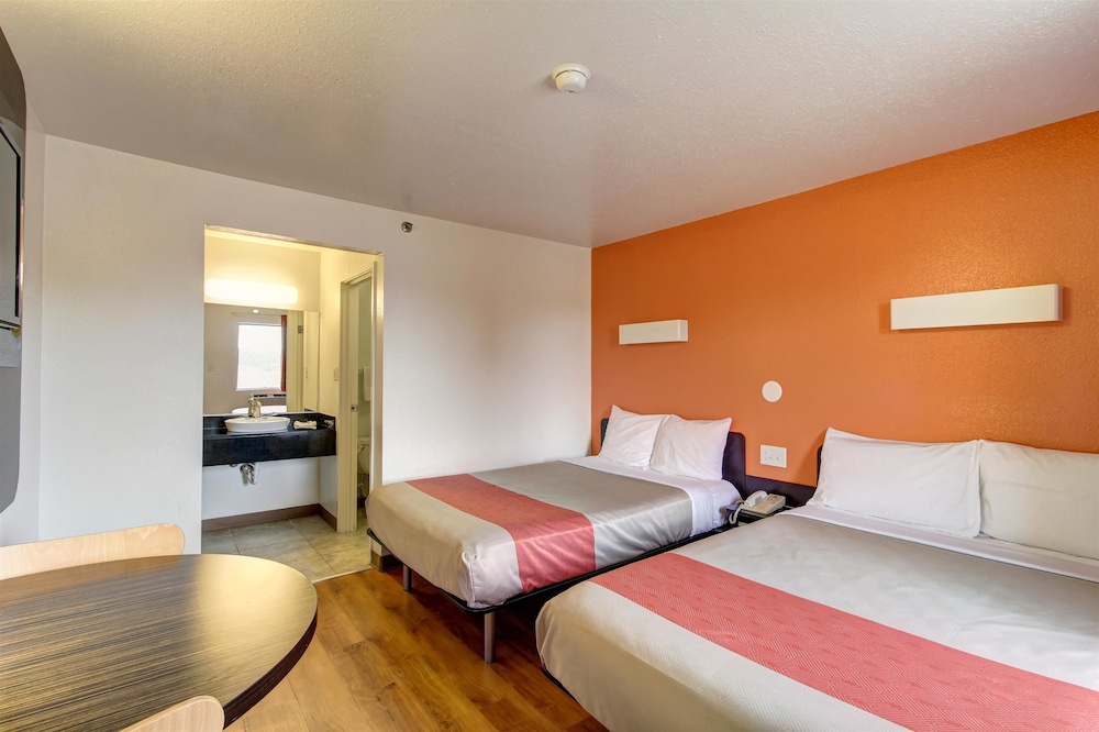 Motel6 Amherst, OH - Cleveland West - Lorain 21/41