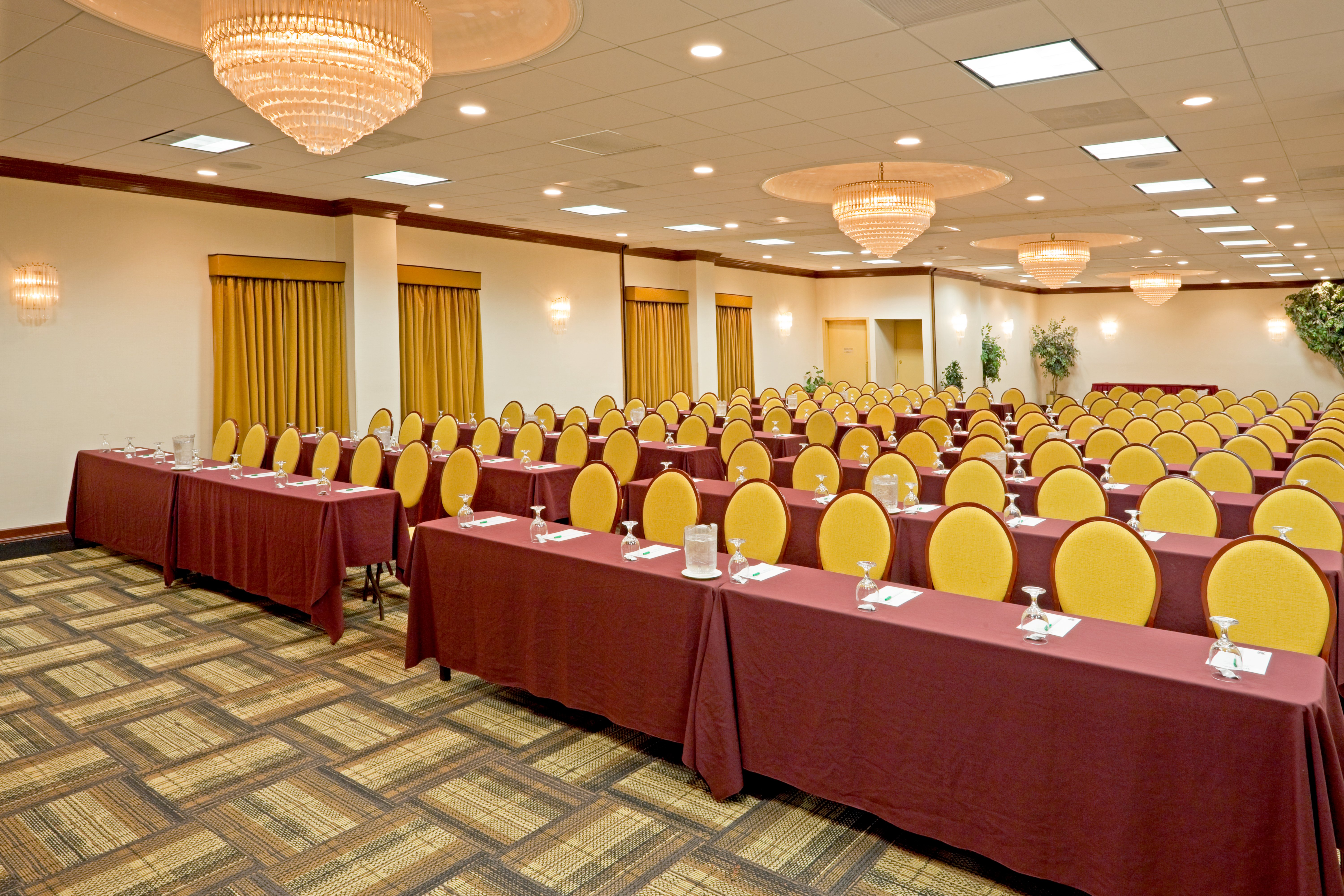 Garner Hotel Totowa by IHG 68/74