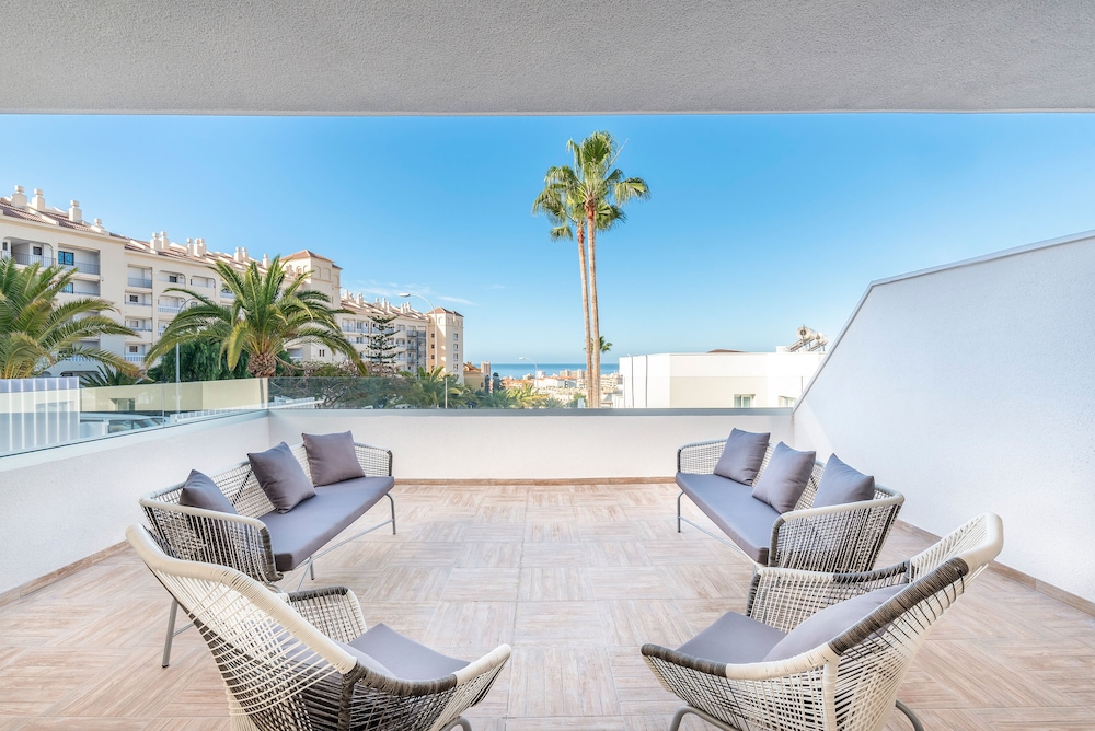 Ohasis Boutique Suites 46/50