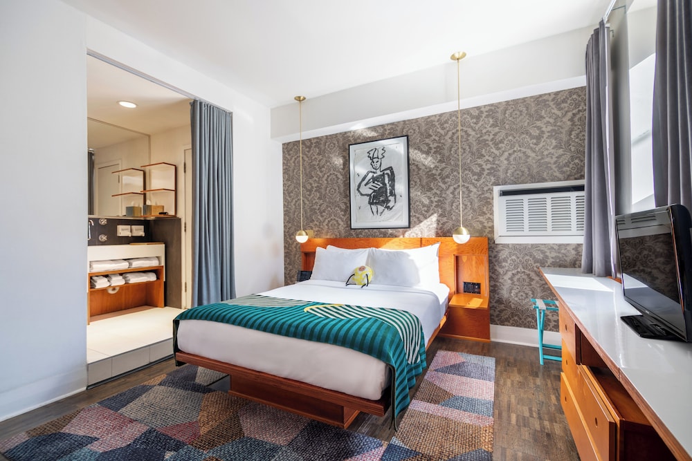The Drake Hotel 21/66