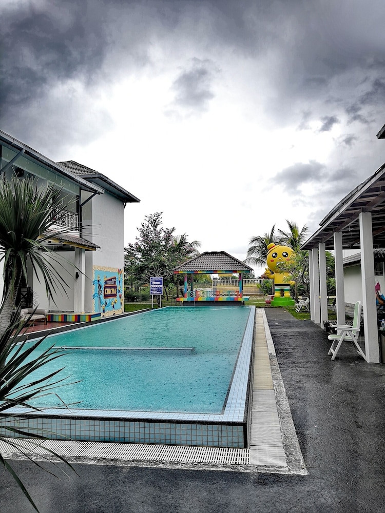 Alia Residence Business Resort 58/63