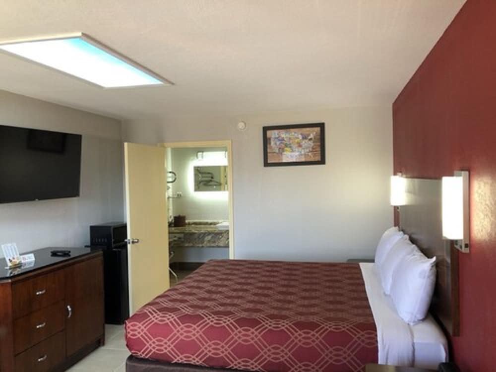 Econo Lodge Athens I-75 6/38