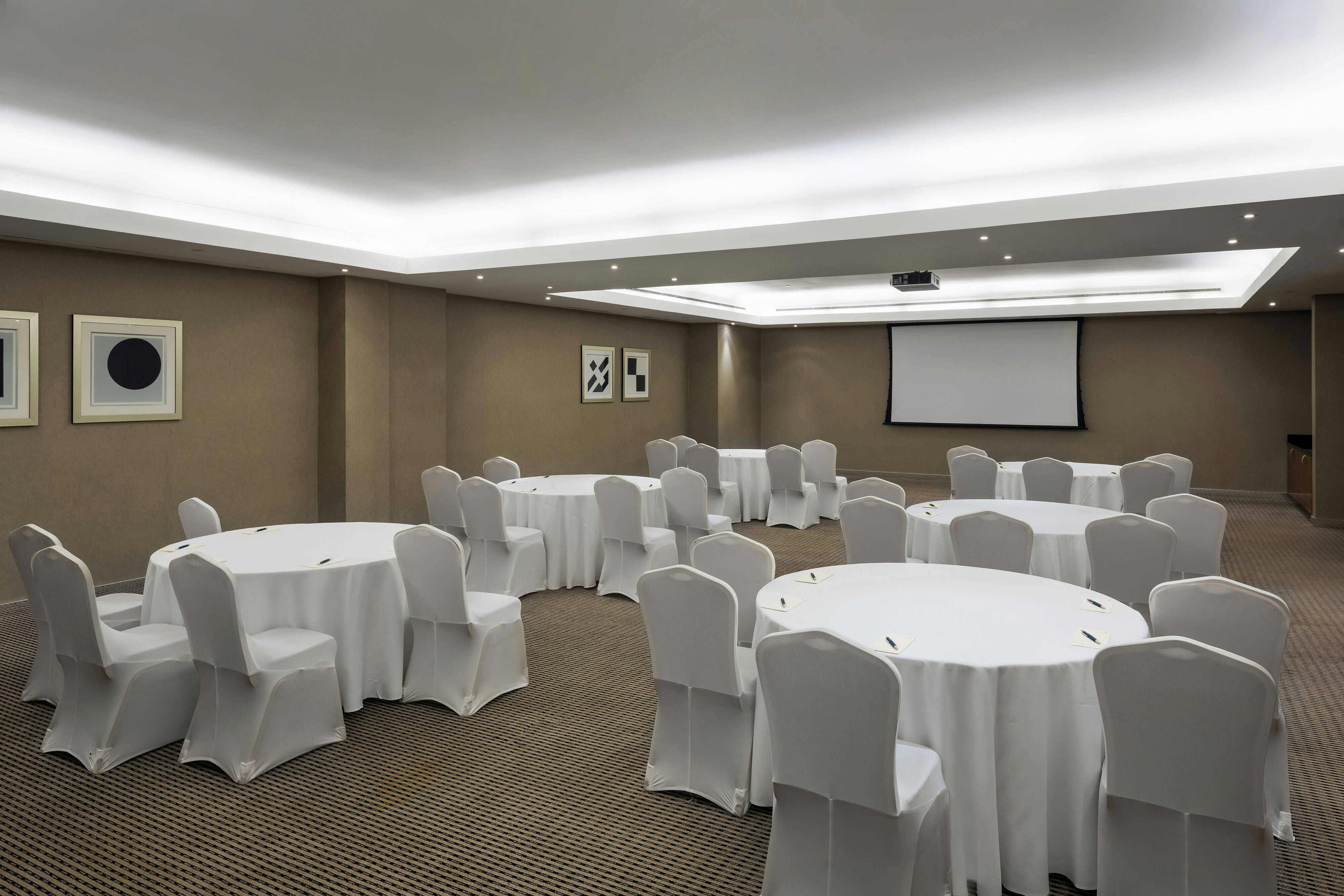 فندق وأبراج شيراتون الدمام(Sheraton Dammam Hotel & Convention Centre) 39/45